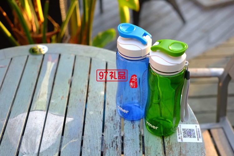 時(shí)尚便攜防漏杯  抗摔杯子  運(yùn)動水杯 塑料杯